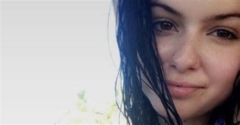 Ariel Winter twerks in bikini during Mexican holiday with Levi。